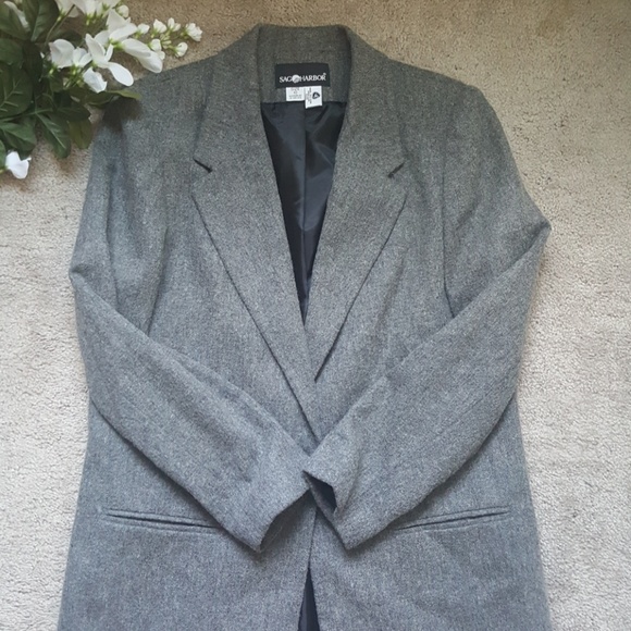 Sag Harbor Jackets & Blazers - ⬇️Gray Wool Sag Harbor Blazer, 10